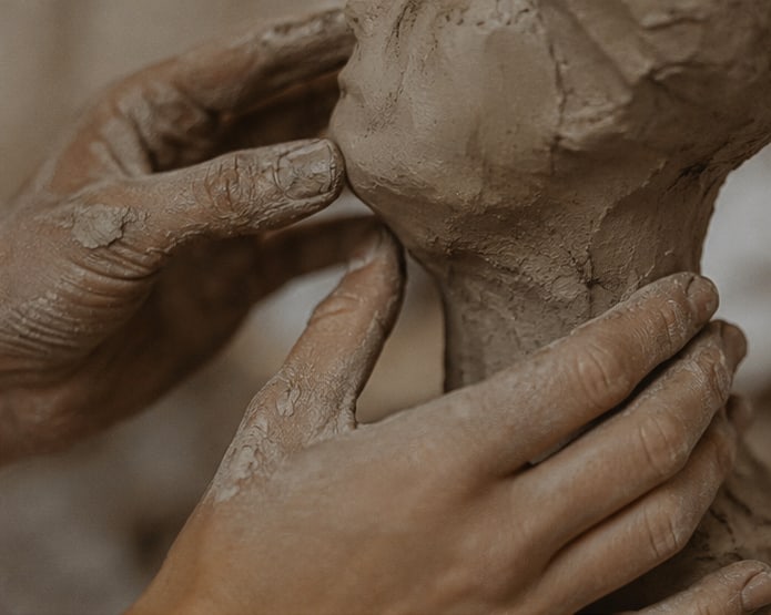 Aula de escultura no Atelier Mater, em Guimarães